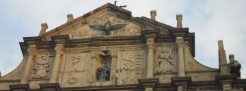 ชมสถาปัตยกรรมสไตล์โปรตุเกสเซนาโด้สแควร์